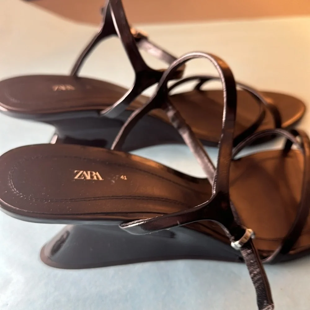 Zara Wedge Sandals — Black (Size 10)